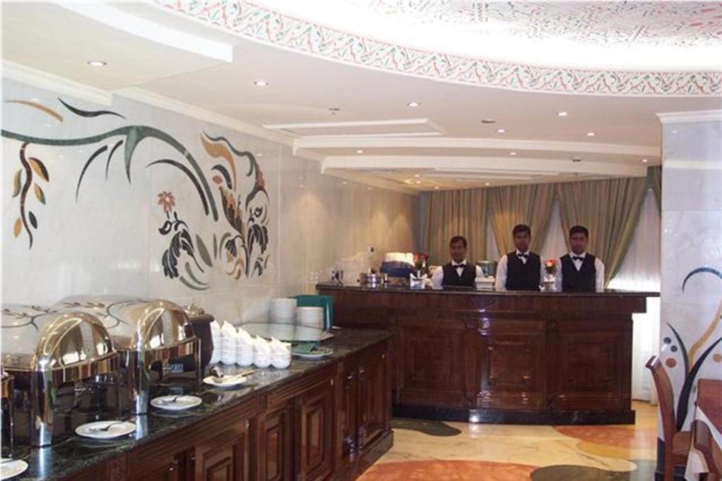 Al Madina Kareem Hotel Medina Екстер'єр фото